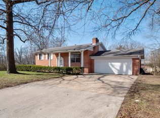 3833 N Illinois St, Belleville, IL