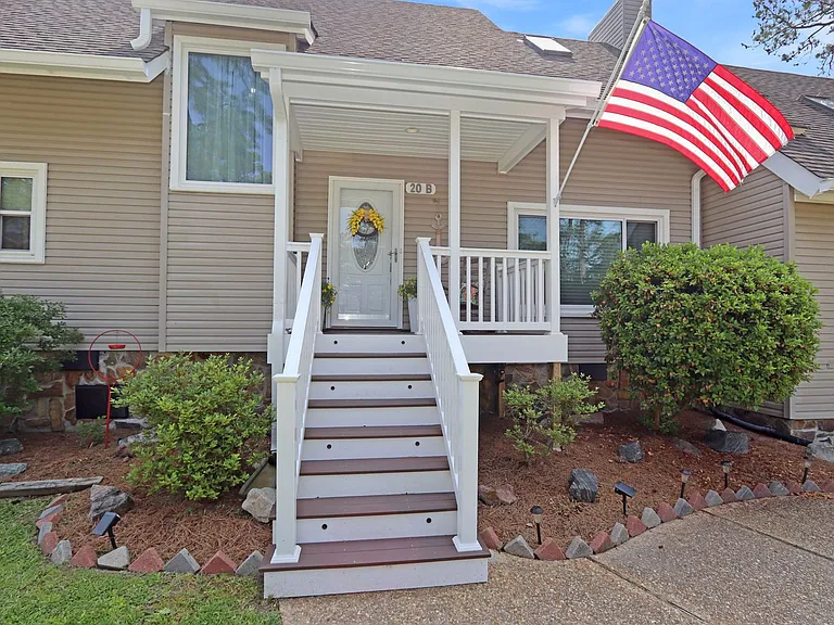 20B Freeman Dr — Photo 5