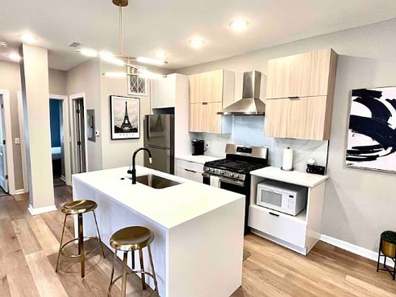 3rd image of 3829-31 Atlantic Ave #8