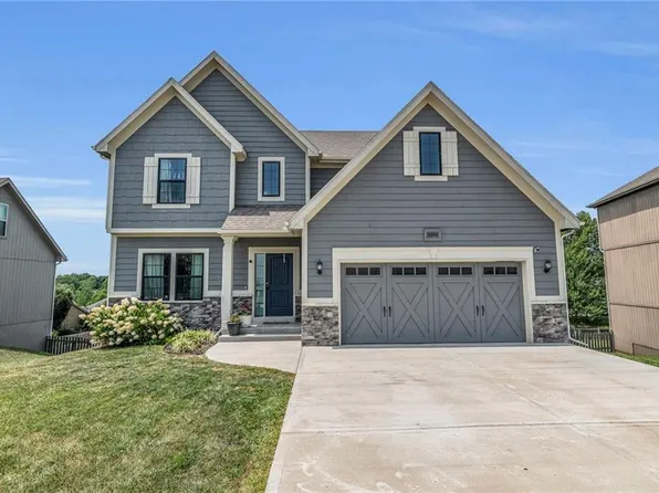 10300 N Lawn Ave, Kansas City, MO 64156
