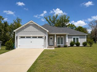 294 Buck Run Dr W, Leesburg, GA 31763
