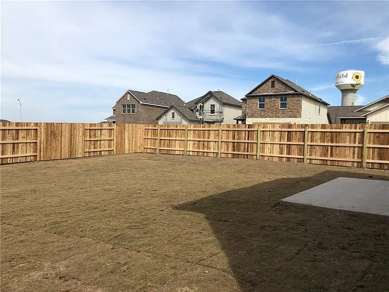 108 Yellowbark St — Photo 26