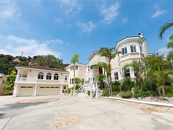 3rd image of 14888 Las Tunas Dr
