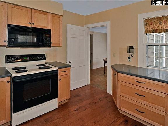 5th image of 30511 Winston Dr