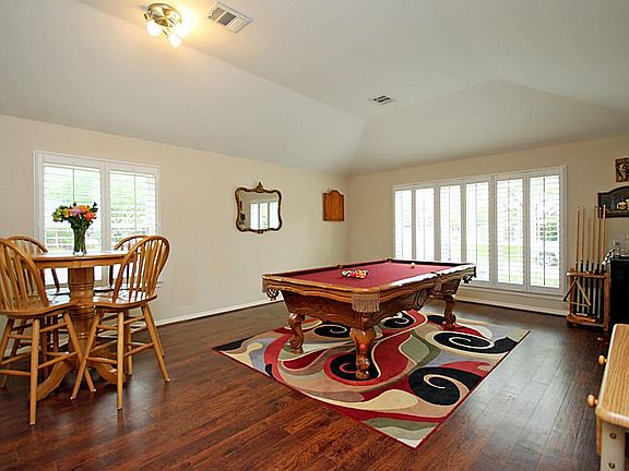 5th image of 4002 Elmwood Dr