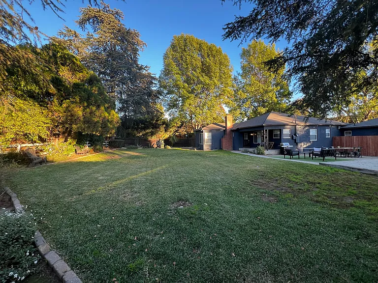 10850 Foothill Blvd — Photo 13