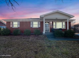 5301 Mount Holyoke Dr, Louisville, KY 40216