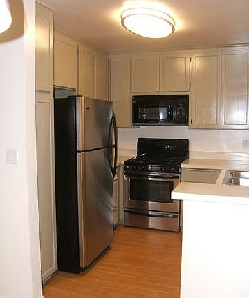 4th image of 1444 S Saltair Ave APT 204