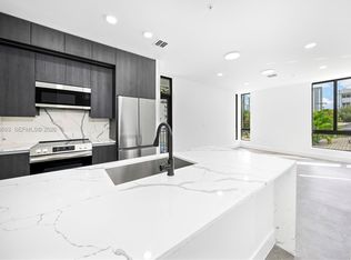 526 SW 2nd St #5, Miami, FL 33130