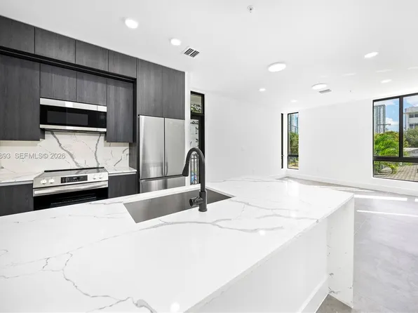 526 SW 2nd St, Miami, FL