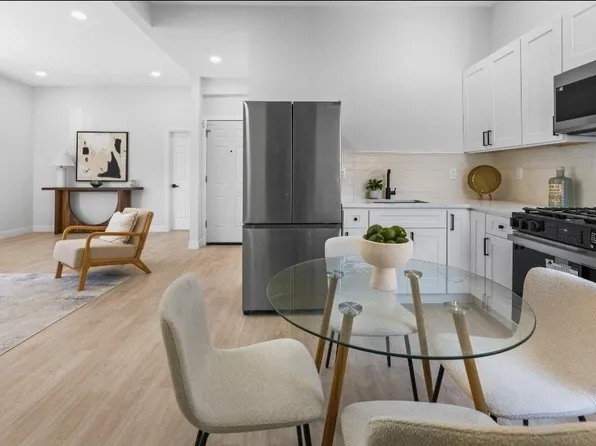 437 Bramhall Avenue image 3 of 26