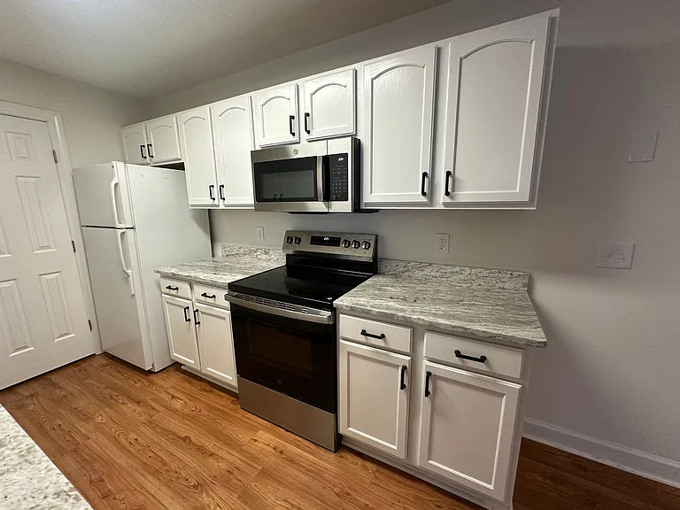 4304 Lotus Ct — Photo 9