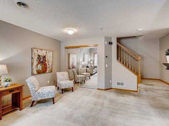 4th image of 11024 Lexington Dr