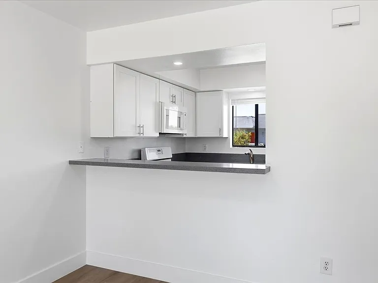 44441 San Rafael Avenue — Photo 6
