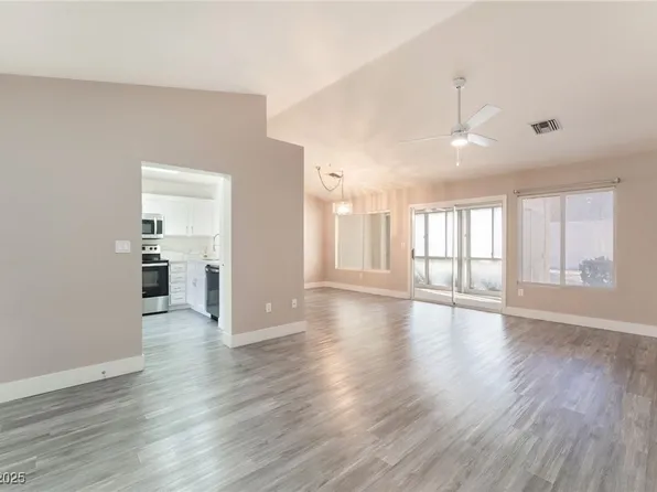 8617 Prairie Hill Dr, Las Vegas, NV 89134