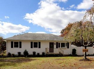 481 W End Ave, Shirley, NY 11967
