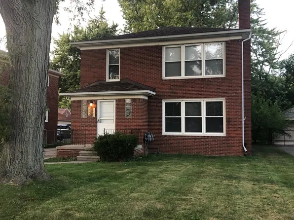 1982 Vernier Rd, Grosse Pointe Woods, MI 48236