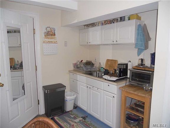 5th image of 118 N Evergreen Dr