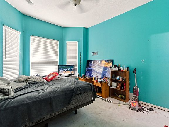 4th image of 3120 Renaissance Dr SE