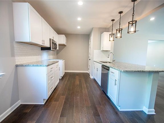4th image of 2305 Greenhill Dr