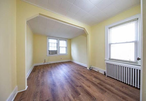 2nd image of 8517 261st St