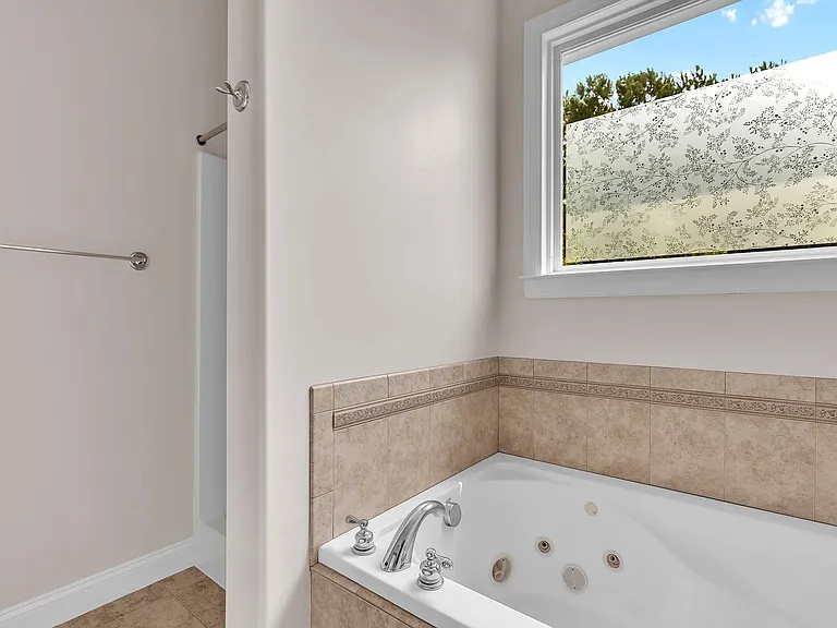 210 Raven Ridge Ct — Photo 29