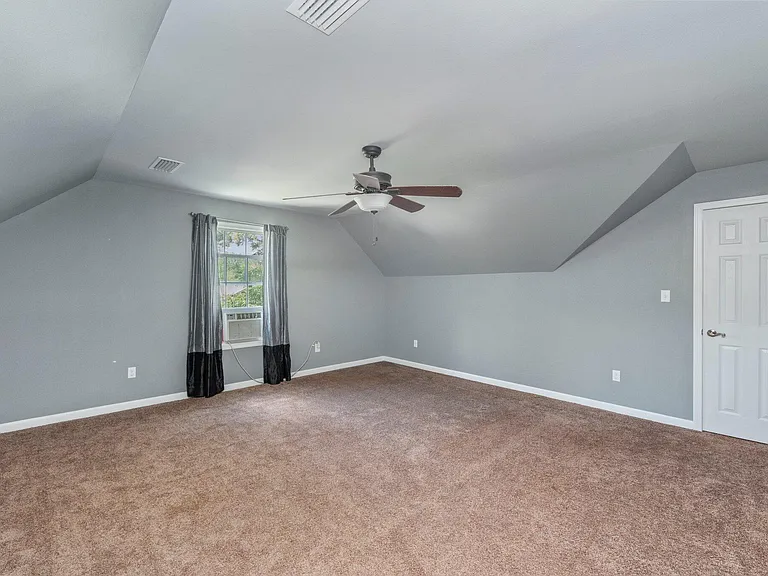 322 Crescent Dr — Photo 36