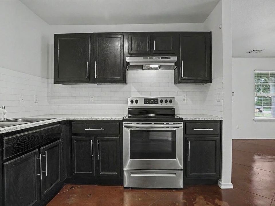 1st image of 527 N Irvington Ave #523