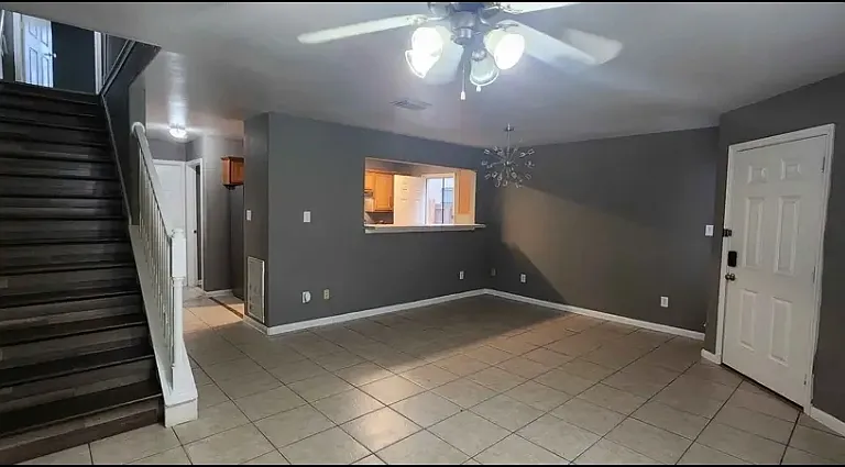 3004 La Estancia Ln — Photo 3