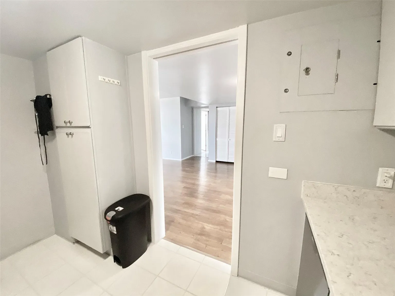 2 bed, 2.0 bath, 1169 sqft, $2,200 — Photo 3