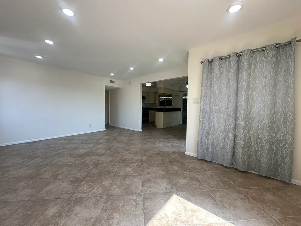 13314 Cordary Ave