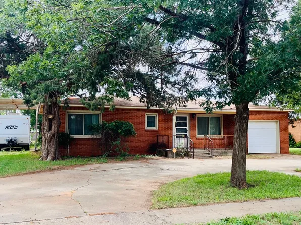 1012 E Oak St, Brownfield, TX 79316