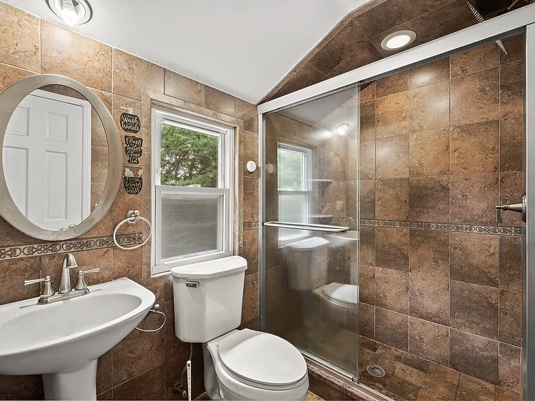 53 Oneida Ave — Photo 13