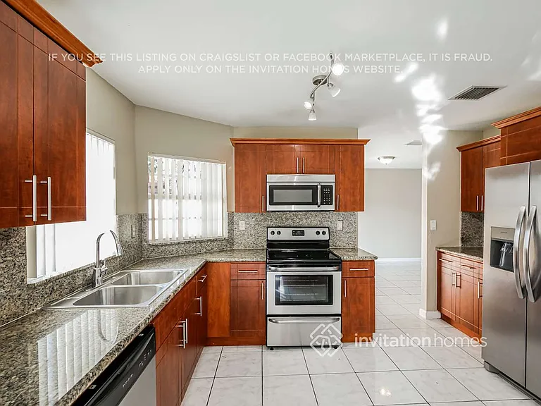 15813 SW 79th St — Photo 9