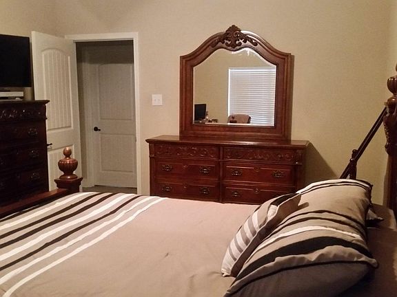 5th image of 208 Golden Harvest Ln