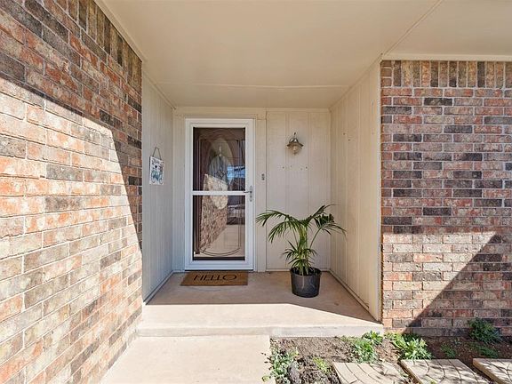 5th image of 2725 S David Dr