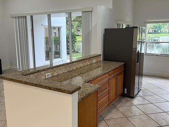 4th image of 1120 NW 106th Ave