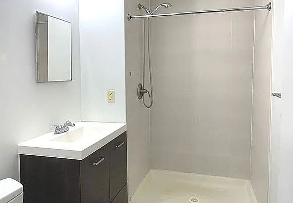 5th image of 4261 Hunter St APT 4R
