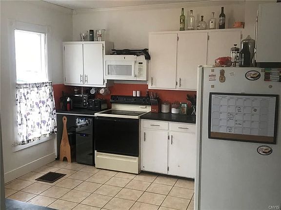 3rd image of 94 Lincoln Ave