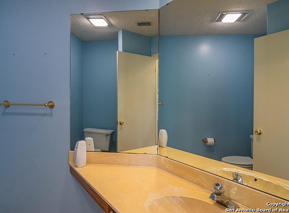 4th image of 16305 Buena Tierra Dr