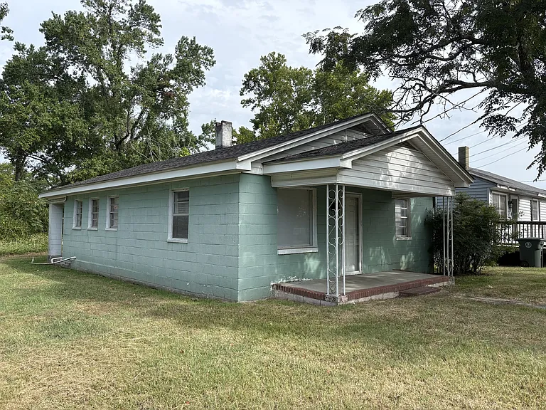334 Wilmont St — Photo 1