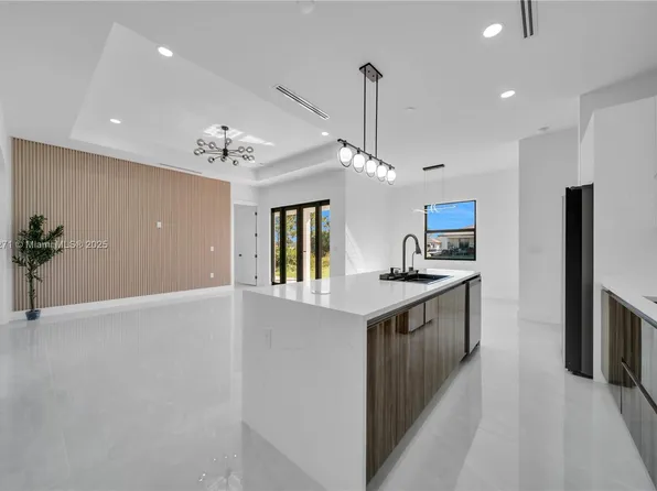 4213 20th St SW, Lehigh Acres, FL 33976