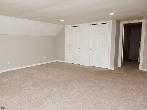 3rd image of 3152 W 68th St