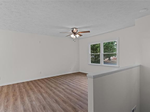 5th image of 120 Robert Dr