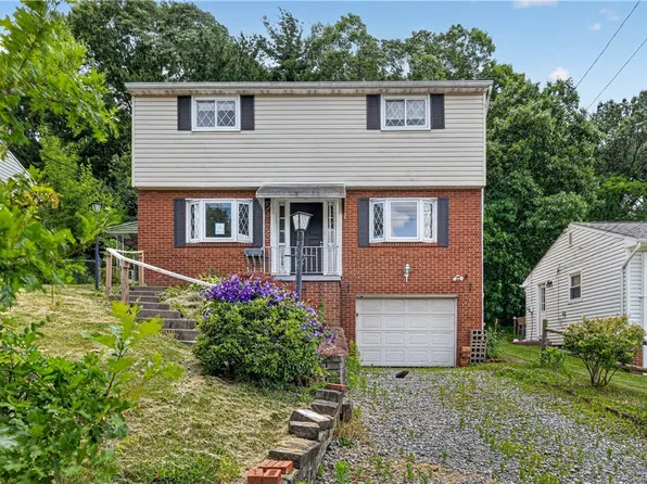 1025 Catherine Dr, Conway, PA 15027