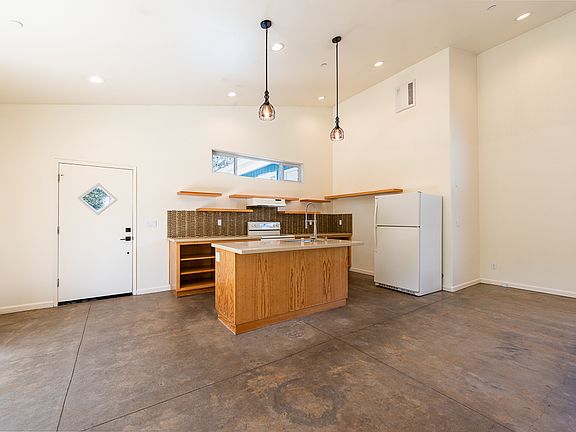 2nd image of 12062 Mead Rd
