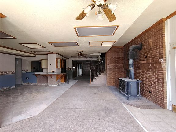 4th image of 95 W Center St