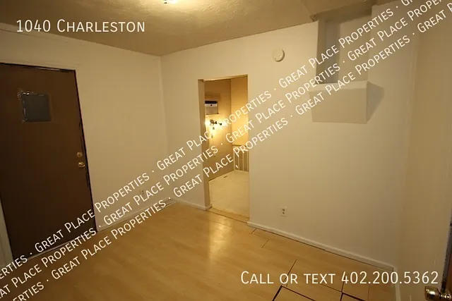 1040 Charleston St — Photo 11