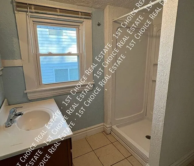1023-2 N Walnut St — Photo 9