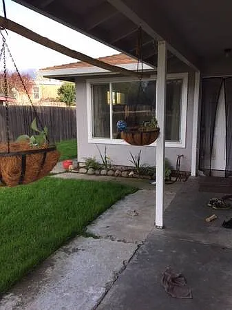 2 bed, 900 sqft, $2,675 — Photo 2